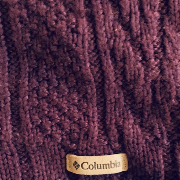 !SOLD! | Columbia Beanie Hat - Picture 3 of 3
